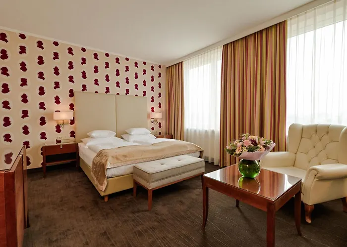 Hotel Am Parkring 4*